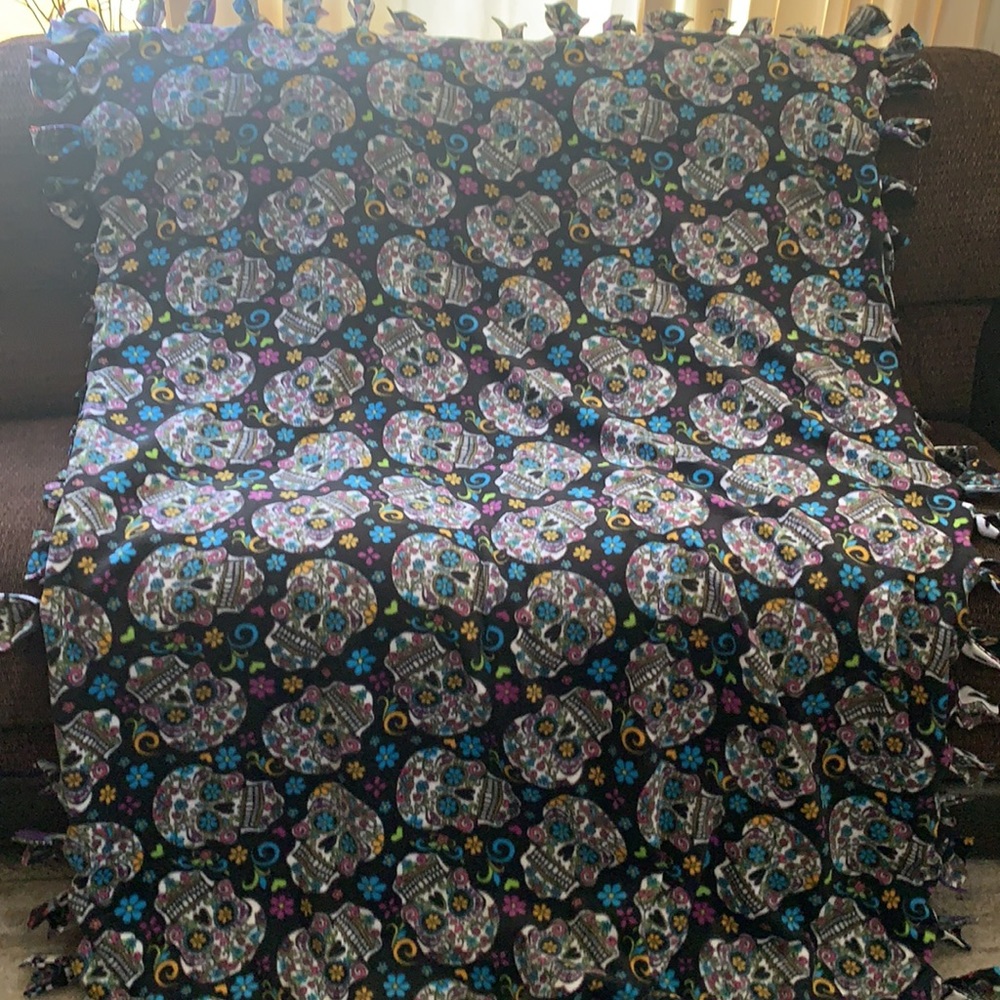 😈evil queen Sugar skulls, evil Queen, Cruella Deville  handmade fleece blanket